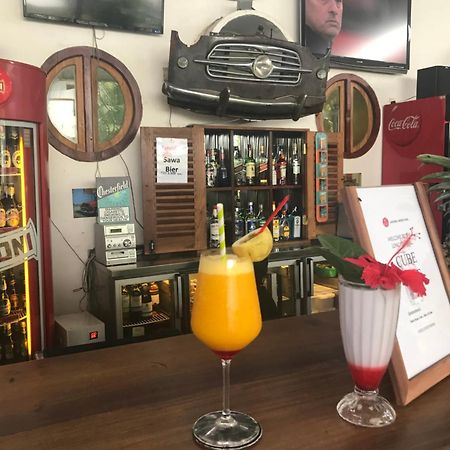 27 Cafe Zanzibar Airport Hotel Bagian luar foto