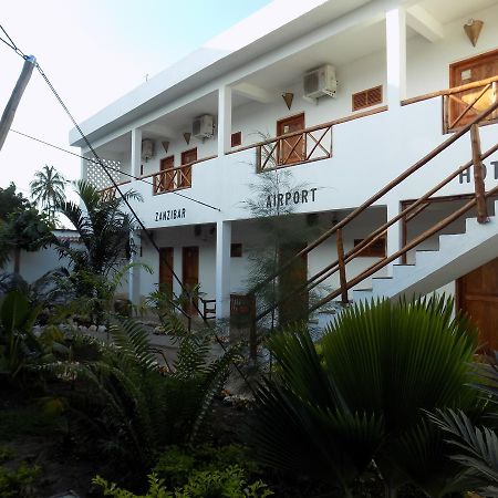 27 Cafe Zanzibar Airport Hotel Bagian luar foto