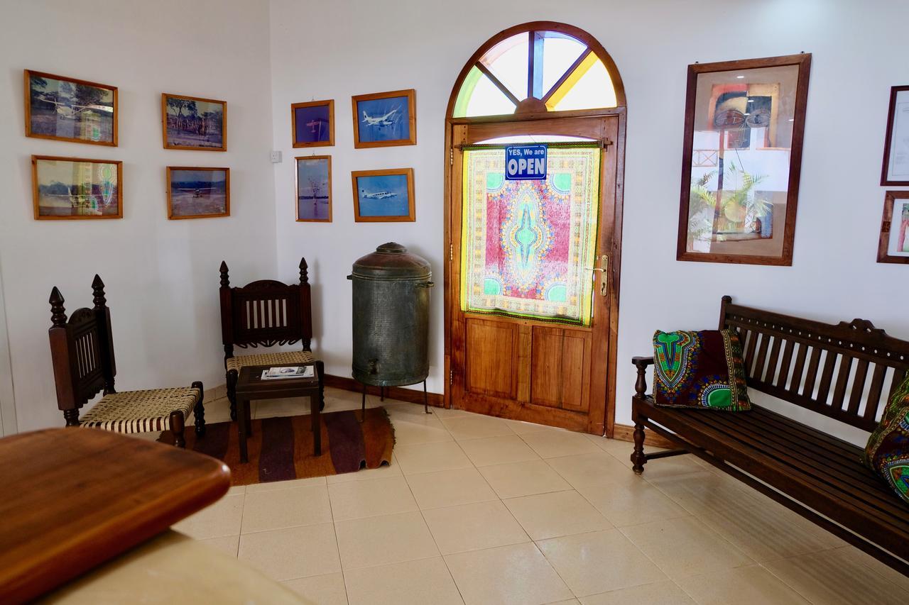 27 Cafe Zanzibar Airport Hotel Bagian luar foto