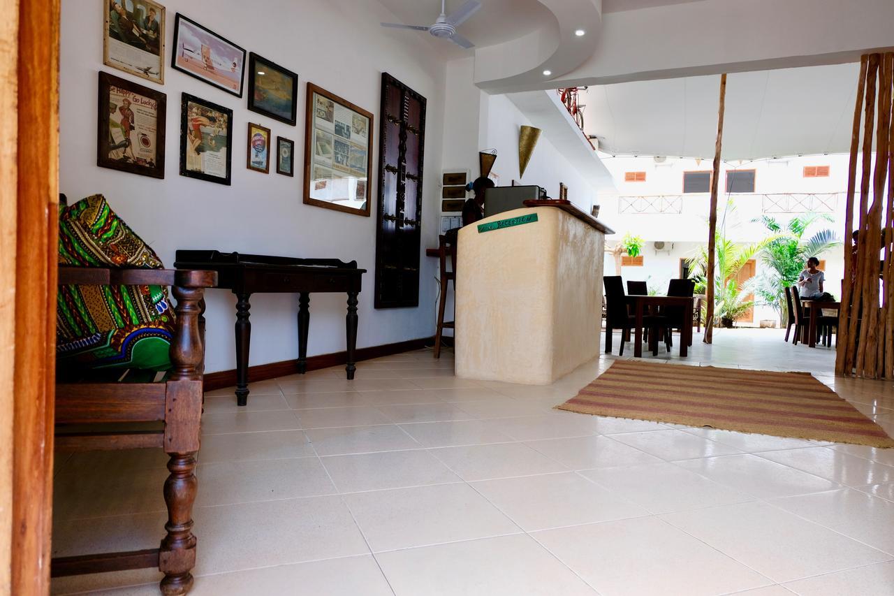 27 Cafe Zanzibar Airport Hotel Bagian luar foto