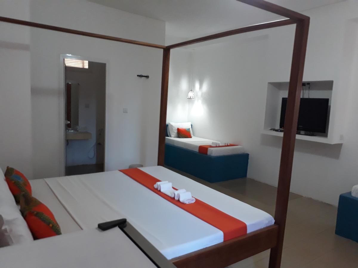 27 Cafe Zanzibar Airport Hotel Bagian luar foto