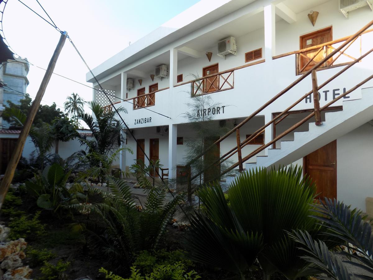 27 Cafe Zanzibar Airport Hotel Bagian luar foto