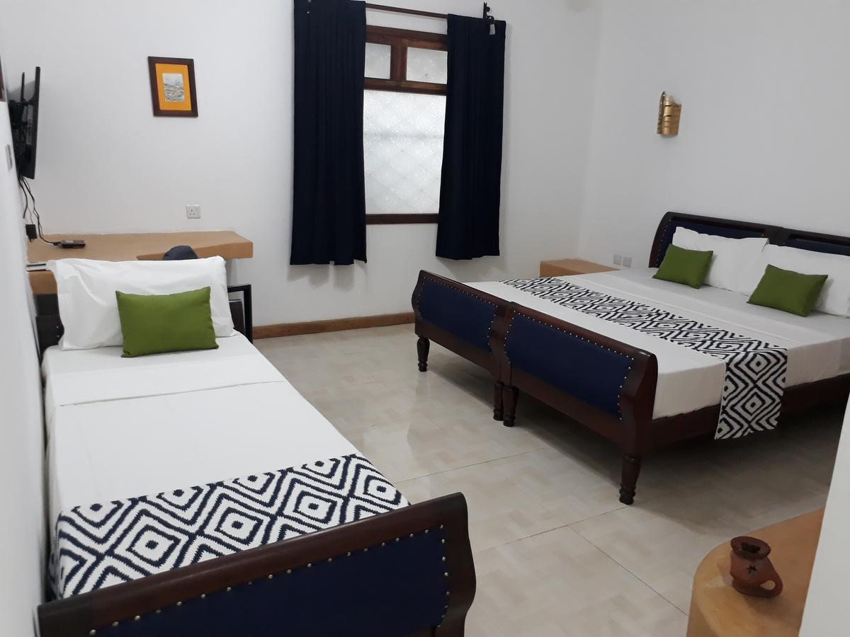 27 Cafe Zanzibar Airport Hotel Bagian luar foto