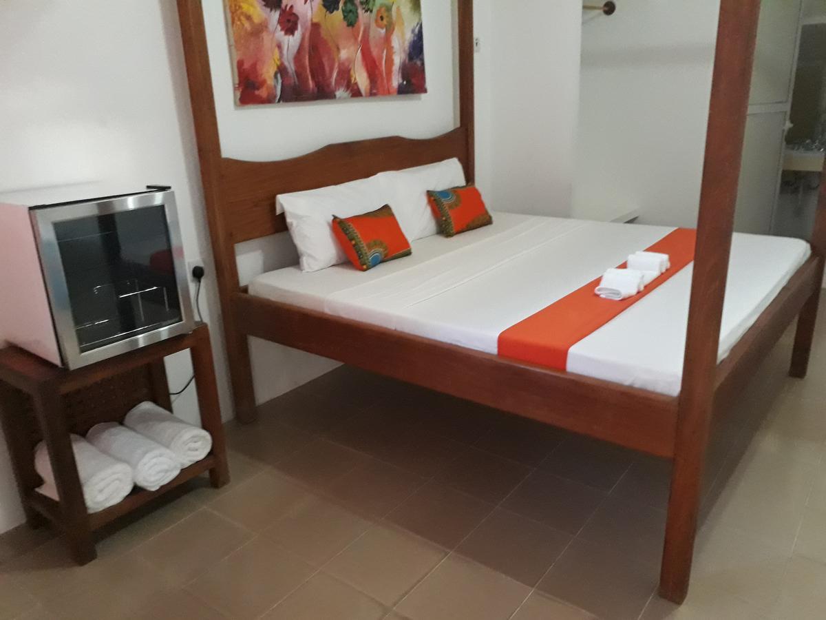 27 Cafe Zanzibar Airport Hotel Bagian luar foto