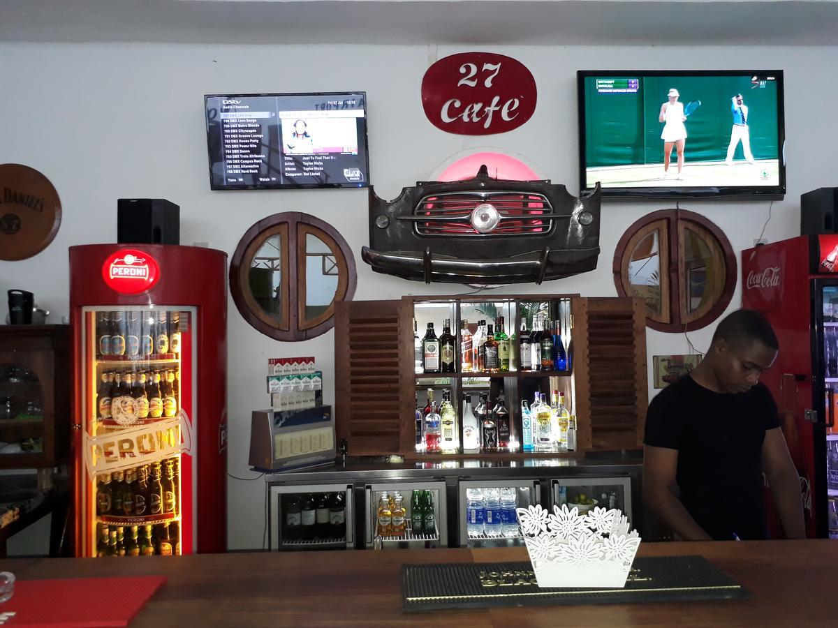 27 Cafe Zanzibar Airport Hotel Bagian luar foto