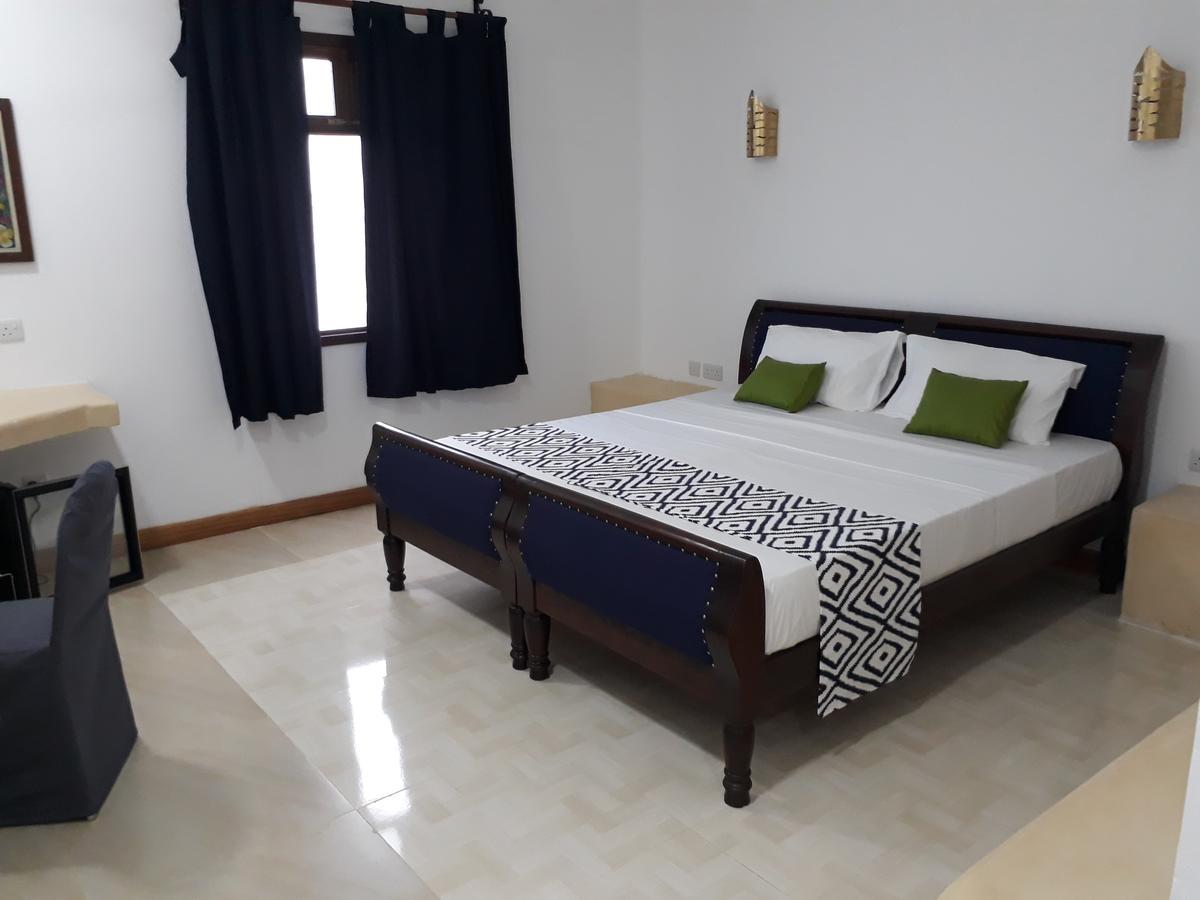 27 Cafe Zanzibar Airport Hotel Bagian luar foto