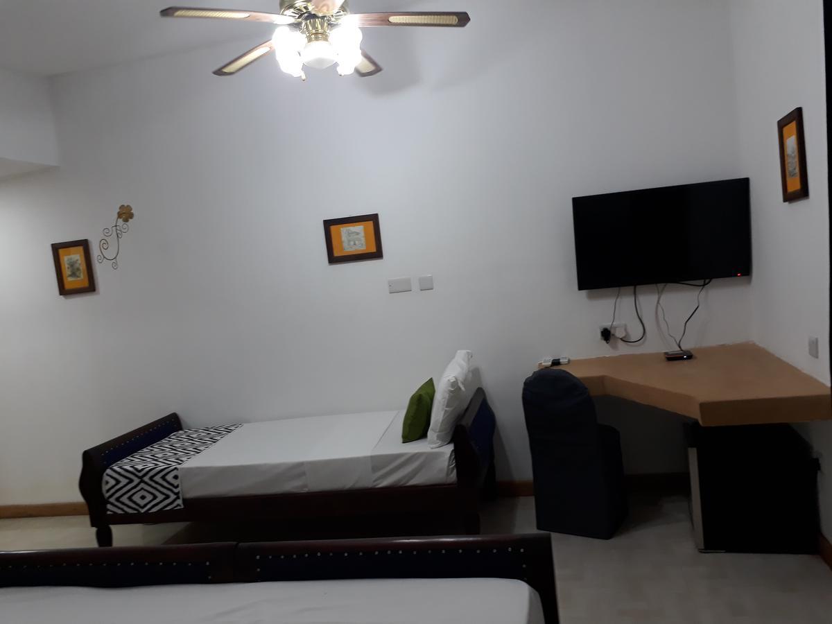 27 Cafe Zanzibar Airport Hotel Bagian luar foto