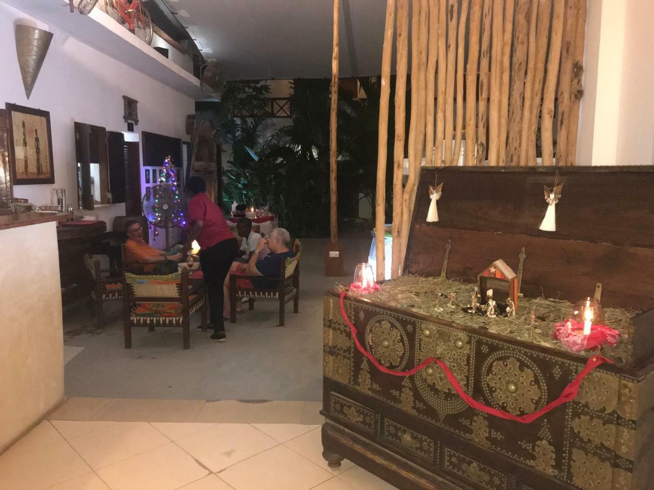 27 Cafe Zanzibar Airport Hotel Bagian luar foto